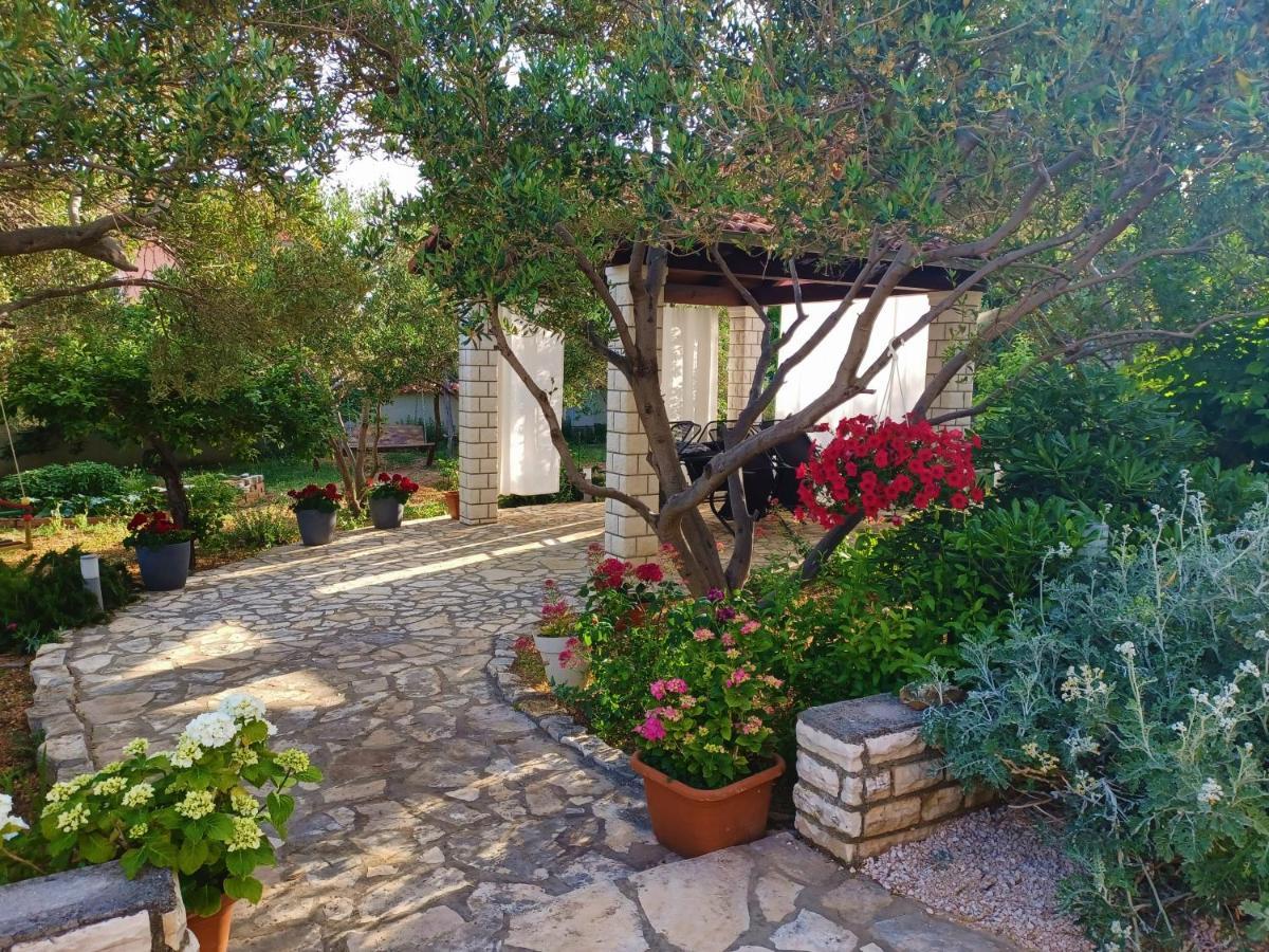 Apartmani Milena Barbat na Rabu Exterior photo
