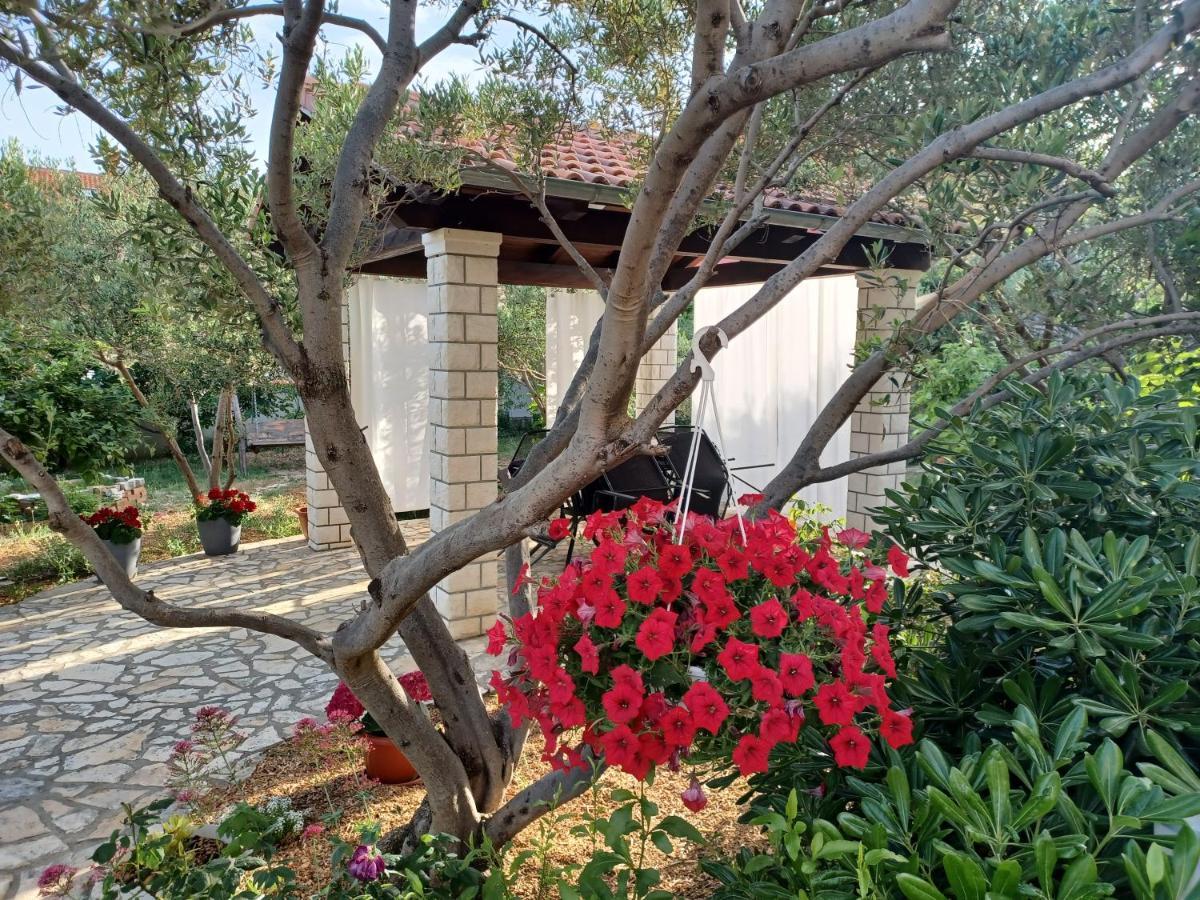 Apartmani Milena Barbat na Rabu Exterior photo